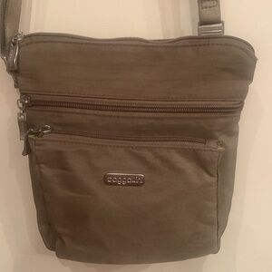 Baggallini taupe fabric crossbody bag